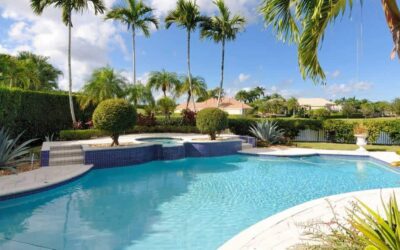 Choosing the Best Pool Deck Materials for Florida Homes