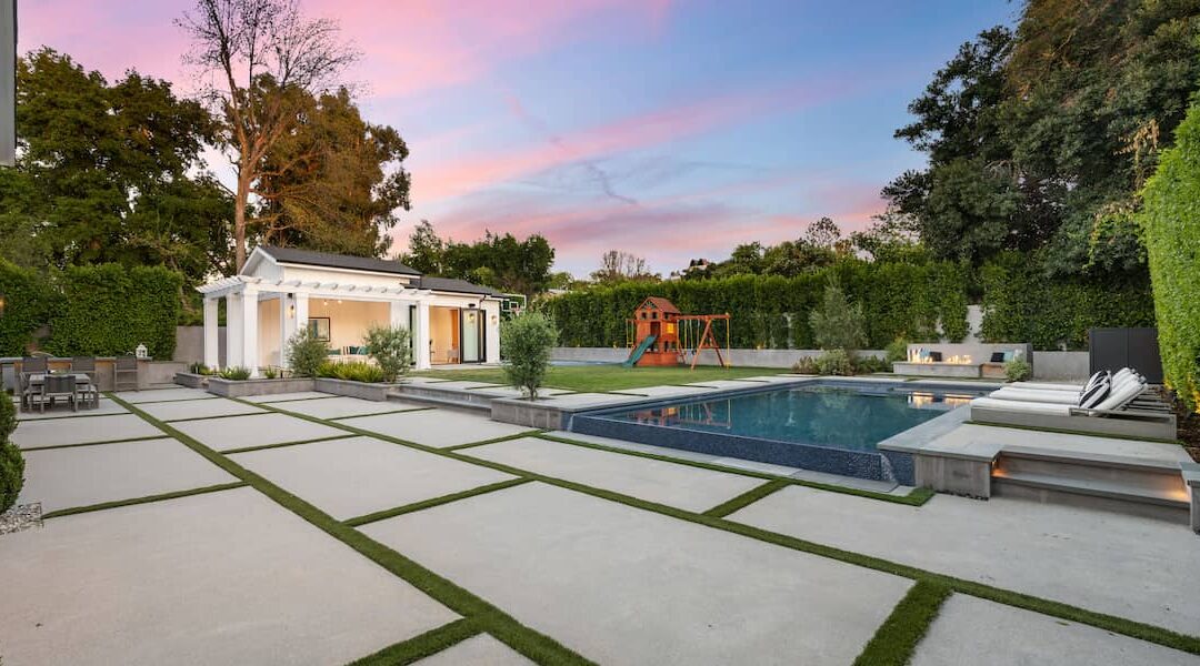 How to Choose the Right Color for Your Pool Deck Pavers