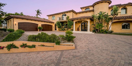 Best Pavers for Driveways in Florida: Strong Materials for Port St Lucie and the Treasure Coast