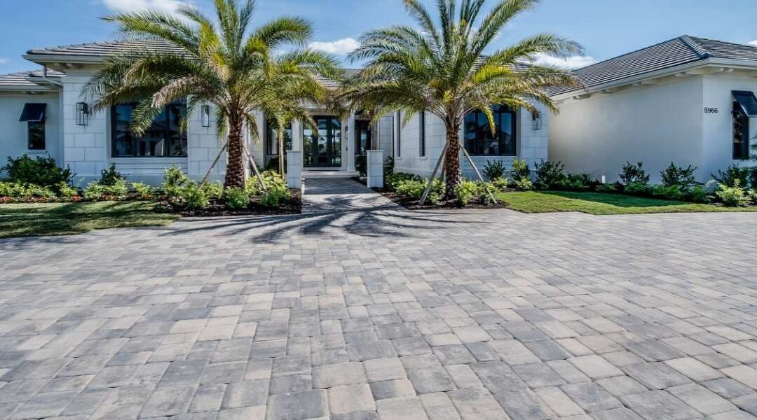 Sealing Pavers Pros and Cons in Florida’s Climate: What Treasure Coast Homeowners Should Know